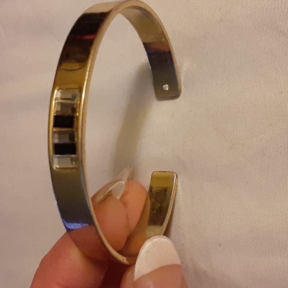 Bracelets - Picture 2 of 3